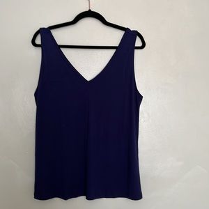 Women’s Navy V-neck Sleeveless Top - size Large